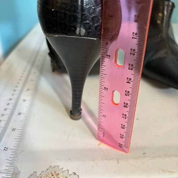 🛍️3/$30 Madeline women’s black reptile skin print stiletto booties in size 10 - Picture 10 of 13